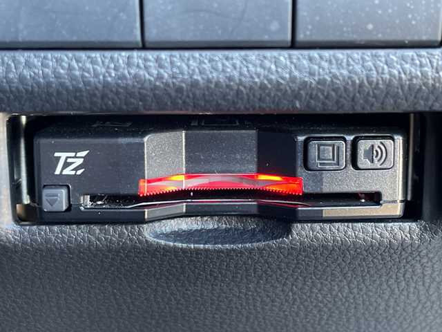 トヨタ ＲＡＶ４ アドベンチャー オフロードPKG 茨城県 2022(令4)年 0.8万km アティチュードブラックマイカ 純正9型ディスプレイオーディオナビ/４WD/バックカメラ/Bluetooth接続/AppleCarPlay/レッドステッチ合皮ブラックシート/シートヒーター/エアシート/パワーシート/ステアリングヒーター/追従クルーズコントロール/ビルトインETC/ドライブレコーダー/USB入力端子/ブラインドスポットモニター/ダウンヒルアシストコントロール/横滑り防止装置/衝突軽減システム/レーン逸脱警報/オートライト/オートマチックハイビーム/オートマチックハイビーム/LEDヘッドライト/LEDフォグ/コーナーセンサー/ルーフレール/純正18インチアルミホイール/スマートキー/保証書/取扱説明書/記録簿