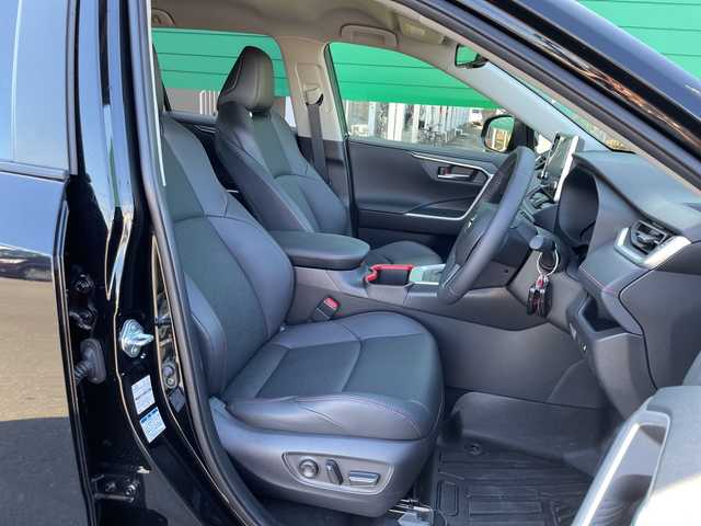 トヨタ ＲＡＶ４ アドベンチャー オフロードPKG 茨城県 2022(令4)年 0.8万km アティチュードブラックマイカ 純正9型ディスプレイオーディオナビ/４WD/バックカメラ/Bluetooth接続/AppleCarPlay/レッドステッチ合皮ブラックシート/シートヒーター/エアシート/パワーシート/ステアリングヒーター/追従クルーズコントロール/ビルトインETC/ドライブレコーダー/USB入力端子/ブラインドスポットモニター/ダウンヒルアシストコントロール/横滑り防止装置/衝突軽減システム/レーン逸脱警報/オートライト/オートマチックハイビーム/オートマチックハイビーム/LEDヘッドライト/LEDフォグ/コーナーセンサー/ルーフレール/純正18インチアルミホイール/スマートキー/保証書/取扱説明書/記録簿