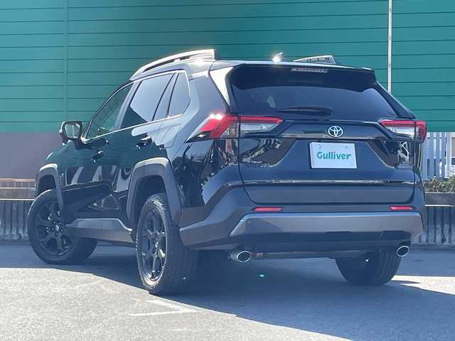 トヨタ ＲＡＶ４ アドベンチャー オフロードPKG 茨城県 2022(令4)年 0.8万km アティチュードブラックマイカ 純正9型ディスプレイオーディオナビ/４WD/バックカメラ/Bluetooth接続/AppleCarPlay/レッドステッチ合皮ブラックシート/シートヒーター/エアシート/パワーシート/ステアリングヒーター/追従クルーズコントロール/ビルトインETC/ドライブレコーダー/USB入力端子/ブラインドスポットモニター/ダウンヒルアシストコントロール/横滑り防止装置/衝突軽減システム/レーン逸脱警報/オートライト/オートマチックハイビーム/オートマチックハイビーム/LEDヘッドライト/LEDフォグ/コーナーセンサー/ルーフレール/純正18インチアルミホイール/スマートキー/保証書/取扱説明書/記録簿