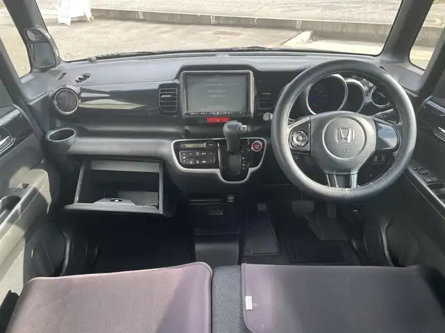 ホンダ Ｎ ＢＯＸ カスタム G 富山県 2013(平25)年 8.4万km ポリッシュドメタルメタリック ＡＬＰＩＮＥ製８インチナビ／/フルセグＴＶ／/Ｂｌｕｅｔｏｏｔｈ／/ＤＶＤ再生／/純正フリップダウンモニター／/両側パワースライドドア／/スマートキー／/ＥＴＣ／/ＨＩＤオートライト／/ステアリングスイッチ