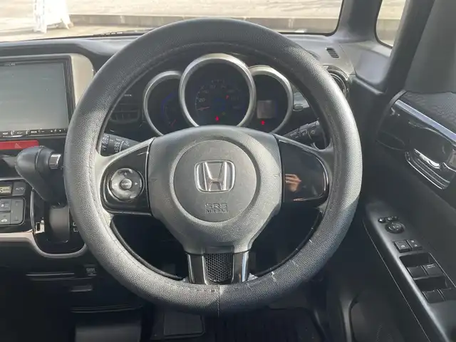 ホンダ Ｎ ＢＯＸ カスタム G 富山県 2013(平25)年 8.4万km ポリッシュドメタルメタリック ＡＬＰＩＮＥ製８インチナビ／/フルセグＴＶ／/Ｂｌｕｅｔｏｏｔｈ／/ＤＶＤ再生／/純正フリップダウンモニター／/両側パワースライドドア／/スマートキー／/ＥＴＣ／/ＨＩＤオートライト／/ステアリングスイッチ