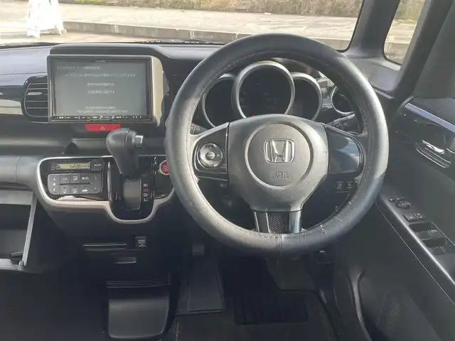 ホンダ Ｎ ＢＯＸ カスタム G 富山県 2013(平25)年 8.4万km ポリッシュドメタルメタリック ＡＬＰＩＮＥ製８インチナビ／/フルセグＴＶ／/Ｂｌｕｅｔｏｏｔｈ／/ＤＶＤ再生／/純正フリップダウンモニター／/両側パワースライドドア／/スマートキー／/ＥＴＣ／/ＨＩＤオートライト／/ステアリングスイッチ