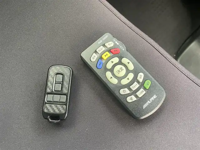 ホンダ Ｎ ＢＯＸ カスタム G 富山県 2013(平25)年 8.4万km ポリッシュドメタルメタリック ＡＬＰＩＮＥ製８インチナビ／/フルセグＴＶ／/Ｂｌｕｅｔｏｏｔｈ／/ＤＶＤ再生／/純正フリップダウンモニター／/両側パワースライドドア／/スマートキー／/ＥＴＣ／/ＨＩＤオートライト／/ステアリングスイッチ