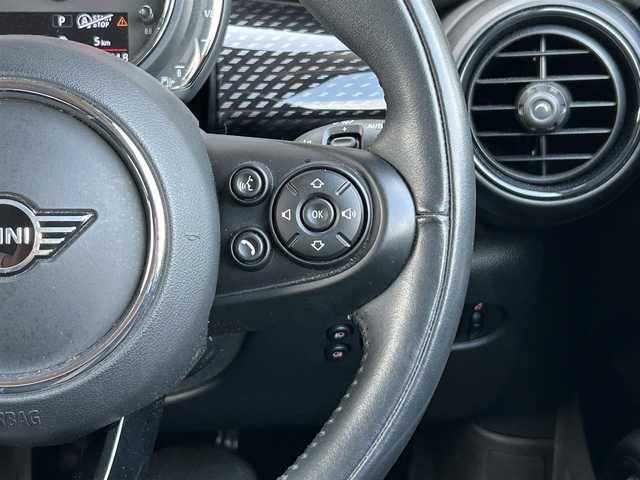 ＭＩＮＩ ミニ クーパーSD 宮崎県 2020(令2)年 5.8万km 黒 純正ナビ/・Bluetooth/・AM/FM/・USB/バックカメラ/パーキングアシスト /・前後コーナーセンサー /ミラー一体型ETC/スポーツシート/・D/N席シートヒーター /純正オプションブラックホイール /ユニオンジャックテールランプ/LEDヘッドライト/・オートライト/アクティブクルーズコントロール/衝突軽減ブレーキ/