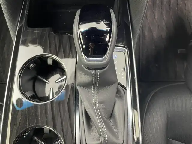 トヨタ クラウン ハイブリッド S Cパッケージ Four 富山県 2019(平31)年 7.2万km ブラック 4WD/純正ナビ（AM/FM/DVD/BT/USB/フルセグ）/バックカメラ/ドライブレコーダー/ETC/ヘッドアップディスプレイ/ブラインドスポットモニター/パワーシート/シートヒーター/ハンドルヒーター/衝突被害軽減システム/レーダークルーズコントロール/レーンキープアシスト/コーナーセンサー/横滑り防止装置/アイドリングストップ/純正アルミホイール/純正フロアマット/オートLEDライト/オートマチックハイビーム/オートホールド付電子パーキング/ウッドコンビステアリング/ステアリングスイッチ/パドルシフト/スマートキー/スペアキー