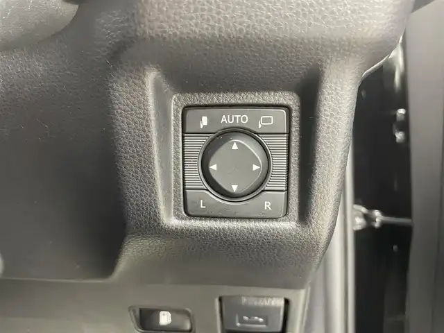 トヨタ クラウン ハイブリッド S Cパッケージ Four 富山県 2019(平31)年 7.2万km ブラック 4WD/純正ナビ（AM/FM/DVD/BT/USB/フルセグ）/バックカメラ/ドライブレコーダー/ETC/ヘッドアップディスプレイ/ブラインドスポットモニター/パワーシート/シートヒーター/ハンドルヒーター/衝突被害軽減システム/レーダークルーズコントロール/レーンキープアシスト/コーナーセンサー/横滑り防止装置/アイドリングストップ/純正アルミホイール/純正フロアマット/オートLEDライト/オートマチックハイビーム/オートホールド付電子パーキング/ウッドコンビステアリング/ステアリングスイッチ/パドルシフト/スマートキー/スペアキー