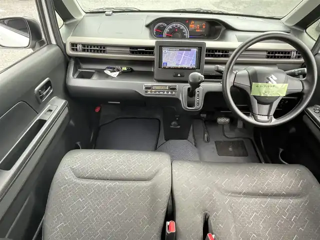 スズキ ワゴンＲ HYBRID FX 埼玉県 2020(令2)年 8.4万km スペリアホワイト (株)IDOMが運営する【じしゃロン川越店】の自社ローン専用車両になります。こちらは現金またはオートローンご利用時の価格です。自社ローンご希望の方は別途その旨お申付け下さい/社外ナビ　NXR16III/Bluetooth/CD/衝突軽減ブレーキ/レーンキープアシスト/ETC/シートヒーター/スマートキー（スペア×１）/プッシュスタート/ドアバイザー/純正フロアマット/サマータイヤ＆ホイールキャップ付き車載