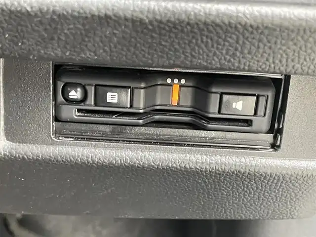 スズキ ワゴンＲ HYBRID FX 埼玉県 2020(令2)年 8.4万km スペリアホワイト (株)IDOMが運営する【じしゃロン川越店】の自社ローン専用車両になります。こちらは現金またはオートローンご利用時の価格です。自社ローンご希望の方は別途その旨お申付け下さい/社外ナビ　NXR16III/Bluetooth/CD/衝突軽減ブレーキ/レーンキープアシスト/ETC/シートヒーター/スマートキー（スペア×１）/プッシュスタート/ドアバイザー/純正フロアマット/サマータイヤ＆ホイールキャップ付き車載