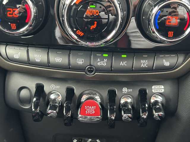 ＭＩＮＩ ミニ クロスオーバー ジョンクーパーワークス 福島県 2018(平30)年 5.5万km ミッドナイト・ブラック・メタリック 4WD/純正ナビゲーション/【BT/USB/AUX】/ヘッドアップディスプレイ/ハーフレザーシート/前席シートヒーター/LEDオートライト/バックカメラ/電動リアゲート/アダプティブクルーズコントロール/アイドリングストップ/パドルシフト/ステアリングリモコン/フロアマット