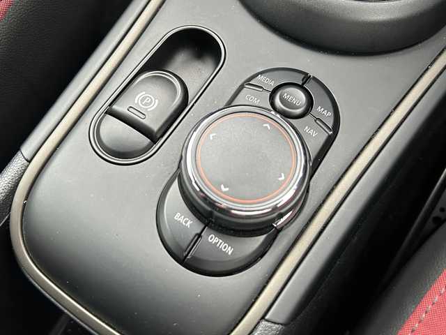 ＭＩＮＩ ミニ クロスオーバー ジョンクーパーワークス 福島県 2018(平30)年 5.5万km ミッドナイト・ブラック・メタリック 4WD/純正ナビゲーション/【BT/USB/AUX】/ヘッドアップディスプレイ/ハーフレザーシート/前席シートヒーター/LEDオートライト/バックカメラ/電動リアゲート/アダプティブクルーズコントロール/アイドリングストップ/パドルシフト/ステアリングリモコン/フロアマット