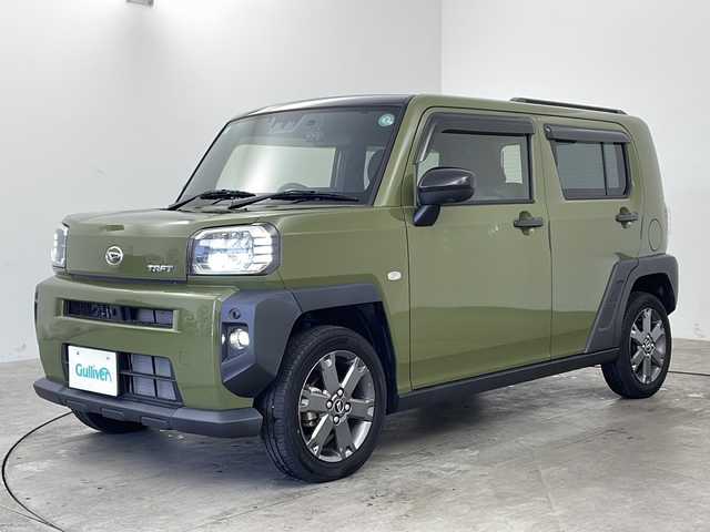 ダイハツ タフト G ターボ 兵庫県 2021(令3)年 0.9万km フォレストカーキメタリック ・社外ナビ/Bluetooth/CD/DVD/TV/・全方位カメラ/・ETC/・前後ドライブレコーダー/・スカイフィールトップ/・前後コーナーセンサー/・アイドリングストップ/・ステアリングスイッチ/・レーダークルーズコントロール/・横滑り防止装置/・盗難防止装置/・スマートアシスト/・LEDオートライト/・オートマチックハイビーム/・純正15インチアルミホイール/・社外フロアマット/・前席シートヒーター/・電動パーキングブレーキ/・保証書/・取扱説明書/・ドアバイザー