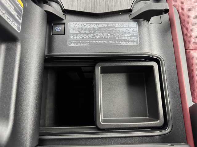 トヨタ ランドクルーザー GRスポーツ 愛知県 2022(令4)年 1.5万km ブラック ディーゼル車/GRスポーツ/クーラーボックス/リアエンターテインメント/純正ディスプレイオーディオ/（ナビ/CDDVD/BT/フルセグ）/JBLプレミアムサウンド/ルーフレール/寒冷地仕様/リアフォグランプ/全方位カメラ/ETC2.0/追従クルーズコントロール/全席シートヒーター/全席シートベンチレーション/ステアリングヒーター/トヨタセーフティセンス/ドアバイザー