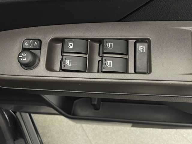 トヨタ ルーミー X 宮崎県 2020(令2)年 2.4万km ブラックマイカメタリック 禁煙車/衝突被害軽減ブレーキ/純正ナビTV/（NSZT-W68T/CD/Bluetooth/FMAM/フルセグTV)/純正フロアマット/左側電動スライドドア/オートマチックハイビーム/クリアランスソナー/アイドリングストップ/オート電動格納ミラー/スマートキー/プッシュエンジンスタート/スペアキー/新車時保証書/取扱い説明書