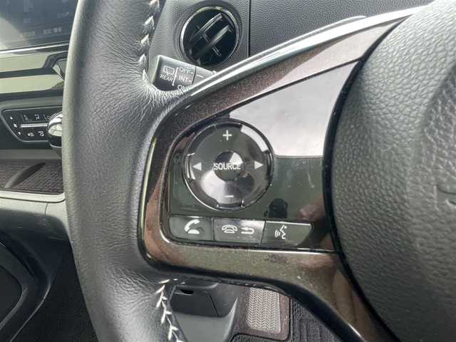ホンダ Ｎ ＢＯＸ G L ターボ ホンダセンシング 熊本県 2017(平29)年 10.8万km プレミアムホワイトパールⅡ (株)IDOMが運営する【じしゃロン熊本店】の自社ローン専用車両になります。こちらは現金またはオートローンご利用時の価格です。自社ローンご希望の方は別途その旨お申付け下さい/純正SDナビ【VXU-185NBi】/　（フルセグTV・Bluetooth・DVD・CD・USB・AM/FM）/バックカメラ/ドライブレコーダー/ビルトインETC/ステアリングスイッチ/クルーズコントロール/衝突軽減ブレーキ/レーンアシスト/横滑り防止装置/両側パワースライドドア/ISOFIX/カーテンエアバック/電動格納ウィンカーミラー/ドアバイザー/純正フロアマット/純正15インチアルミホイール/純正LEDヘッドライト