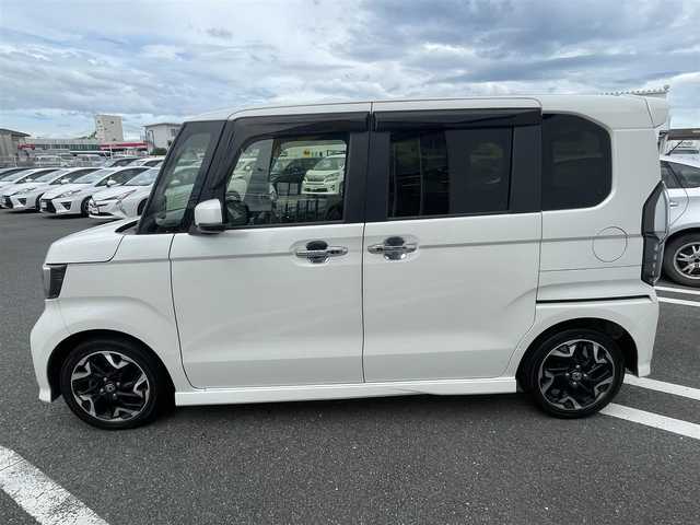ホンダ Ｎ ＢＯＸ G L ターボ ホンダセンシング 熊本県 2017(平29)年 10.8万km プレミアムホワイトパールⅡ (株)IDOMが運営する【じしゃロン熊本店】の自社ローン専用車両になります。こちらは現金またはオートローンご利用時の価格です。自社ローンご希望の方は別途その旨お申付け下さい/純正SDナビ【VXU-185NBi】/　（フルセグTV・Bluetooth・DVD・CD・USB・AM/FM）/バックカメラ/ドライブレコーダー/ビルトインETC/ステアリングスイッチ/クルーズコントロール/衝突軽減ブレーキ/レーンアシスト/横滑り防止装置/両側パワースライドドア/ISOFIX/カーテンエアバック/電動格納ウィンカーミラー/ドアバイザー/純正フロアマット/純正15インチアルミホイール/純正LEDヘッドライト