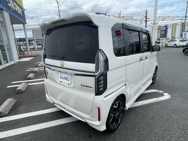 ホンダ Ｎ ＢＯＸ G L ターボ ホンダセンシング 熊本県 2017(平29)年 10.8万km プレミアムホワイトパールⅡ (株)IDOMが運営する【じしゃロン熊本店】の自社ローン専用車両になります。こちらは現金またはオートローンご利用時の価格です。自社ローンご希望の方は別途その旨お申付け下さい/純正SDナビ【VXU-185NBi】/　（フルセグTV・Bluetooth・DVD・CD・USB・AM/FM）/バックカメラ/ドライブレコーダー/ビルトインETC/ステアリングスイッチ/クルーズコントロール/衝突軽減ブレーキ/レーンアシスト/横滑り防止装置/両側パワースライドドア/ISOFIX/カーテンエアバック/電動格納ウィンカーミラー/ドアバイザー/純正フロアマット/純正15インチアルミホイール/純正LEDヘッドライト