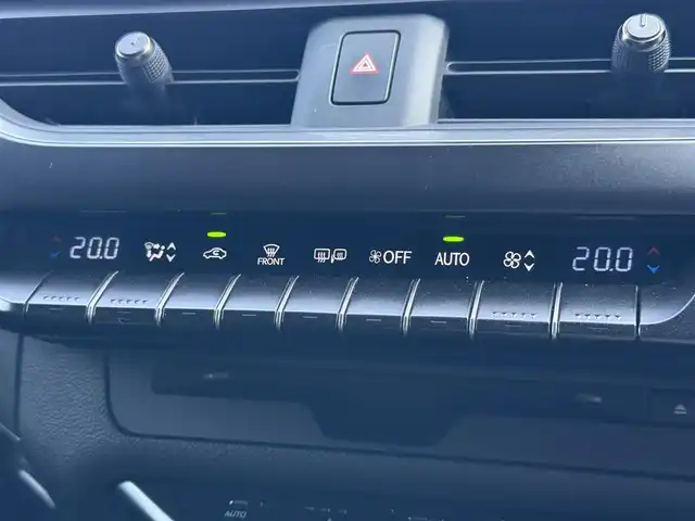 レクサス ＵＸ 250h バージョンC 千葉県 2022(令4)年 2.6万km ソニッククォーツ 純正メモリナビ（AM/FM/CD/DVD/Bluetooth/Miracast）/フルセグTV/Lexus Safety System＋/バックカメラ/ETC2.0/前後ドライブレコーダー/レーダークルーズコントロール/パドルシフト/パワーバックドア/ステアリングヒーター/前席シートヒーター/前席パワーシート/レザーシート/純正フロアマット/純正アルミホイール/LEDヘッドライト