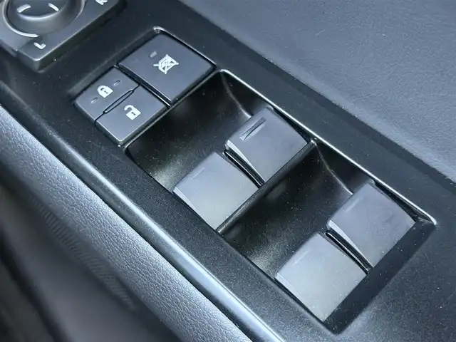 レクサス ＵＸ 250h バージョンC 千葉県 2022(令4)年 2.6万km ソニッククォーツ 純正メモリナビ（AM/FM/CD/DVD/Bluetooth/Miracast）/フルセグTV/Lexus Safety System＋/バックカメラ/ETC2.0/前後ドライブレコーダー/レーダークルーズコントロール/パドルシフト/パワーバックドア/ステアリングヒーター/前席シートヒーター/前席パワーシート/レザーシート/純正フロアマット/純正アルミホイール/LEDヘッドライト