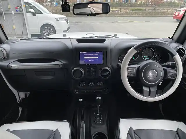 クライスラー・ジープ ジープ ラングラー アンリミテッド スポーツ 福岡県 2016(平28)年 8.8万km ブライトホワイトクリアコート ・クルーズコントロール/・純正ナビ／ＢＴ／ＵＳＢ/・バックカメラ/・ドライブレコーダー/・フルセグ/・ＥＴＣ/・純正１７ＡＷ/・サイドカメラ/・保証書/・取扱説明書