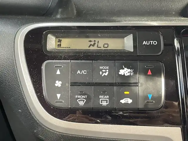 ホンダ Ｎ ＢＯＸ カスタム G ターボパッケージ 岡山県 2012(平24)年 12.3万km クリスタルブラックパール 登録時走行距離122469km/純正SDナビ/(AM/FM/TV/DISC/BT)/両側パワースライドドア/クルーズコントロール/ETC/パドルシフト/S+Rエアロ/社外１４インチアルミホイール/プッシュスタート/スマートキー/スペアキー/パワーウィンドウ/パワーステアリング/電動格納ミラー