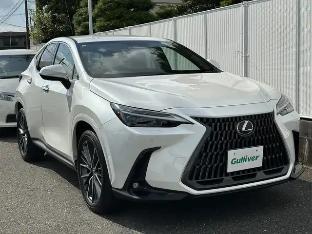 レクサス ＮＸ 350h バージョンL 愛知県 2023(令5)年 2.5万km パール ナビゲーション　/フルセグテレビ　/ブルートゥース　/ＵＳＢ接続　/ＥＴＣ　/全方位カメラ　/ヘッドアップディスプレイ　　/プリクラッシュセーフティ/アダプティプクルーズ/ブラインドスポットモニタ―/リアクロストレックアラート　/シートヒーター　/エアーシート　/ハンドルヒーター　/保証書/取扱説明書/整備手帳/スマートキーX2個