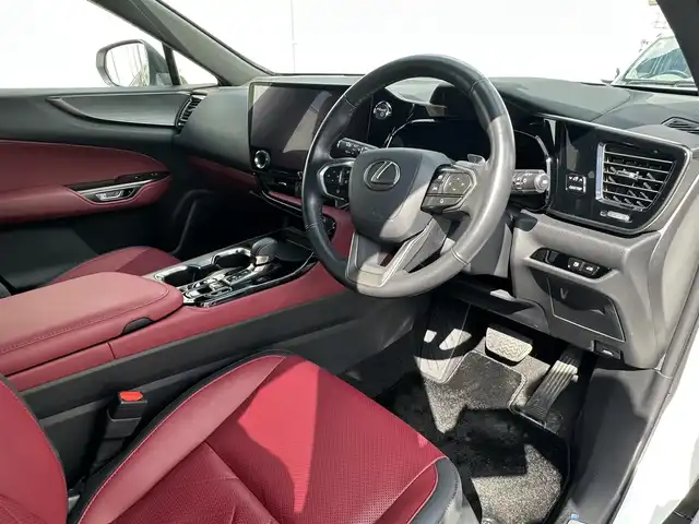 レクサス ＮＸ 350h バージョンL 愛知県 2023(令5)年 2.5万km パール ナビゲーション　/フルセグテレビ　/ブルートゥース　/ＵＳＢ接続　/ＥＴＣ　/全方位カメラ　/ヘッドアップディスプレイ　　/プリクラッシュセーフティ/アダプティプクルーズ/ブラインドスポットモニタ―/リアクロストレックアラート　/シートヒーター　/エアーシート　/ハンドルヒーター　/保証書/取扱説明書/整備手帳/スマートキーX2個