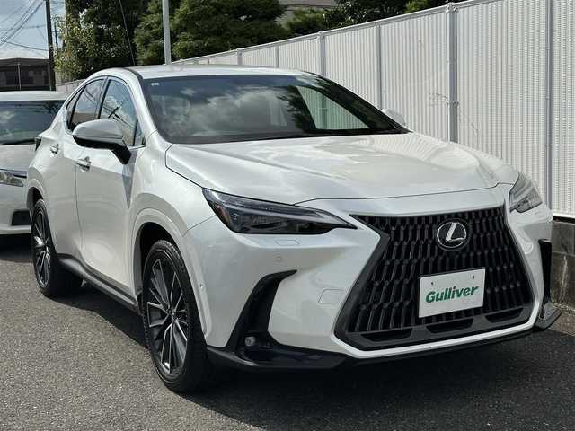 レクサス ＮＸ 350h バージョンL 愛知県 2023(令5)年 2.5万km パール ナビゲーション　/フルセグテレビ　/ブルートゥース　/ＵＳＢ接続　/ＥＴＣ　/全方位カメラ　/ヘッドアップディスプレイ　　/プリクラッシュセーフティ/アダプティプクルーズ/ブラインドスポットモニタ―/リアクロストレックアラート　/シートヒーター　/エアーシート　/ハンドルヒーター　/保証書/取扱説明書/整備手帳/スマートキーX2個