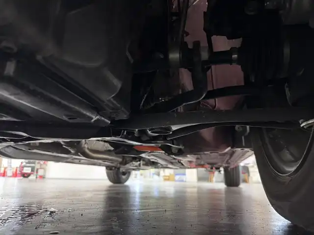 トヨタ アクア S スタイルブラック 三重県 2020(令2)年 0.8万km スーパーレッドⅤ ハイブリッド/FF/フロアCVT/純正 7インチナビ NSCN-W68/（AM/FM/CD/SD/Bluetooth/AUX/TV）/【OP】パノラミックビューモニター/ビルトイン ETC/Toyota Safety Sense/●プリクラッシュセーフティ［PCS］/●レーンディパーチャーアラート［LDA］/●オートハイビーム［AHB］/先行車発進告知機能/インテリジェントクリアランスソナー［パーキングサポートブレーキ（静止物）］/・横滑り防止装置/装備/スマートエントリーパッケージ/●スマートエントリー＆スタートシステム/●プッシュスタート/●スマートキーx2/●盗難防止システム（イモビライザーシステム）/●コンライト（オートライト：ライト自動点灯・消灯システム／ランプオートカットシステム）/・オートエアコン/・電動格納ドアミラー（ウインカー付）/・ステアリングスイッチ（オーディオ操作、メーターディスプレイ操作）/・パワーウインドウ/・パワーステアリング/・純正ホイールキャップ＆15インチスチールホイール/・保/取/ナビ取/・【OP】スペアタイヤ/など/後期モデル/…Sスタイルブラック特別装備