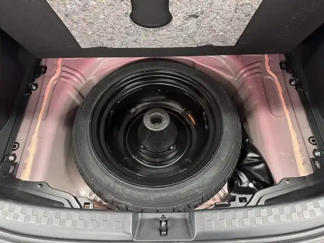 トヨタ アクア S スタイルブラック 三重県 2020(令2)年 0.8万km スーパーレッドⅤ ハイブリッド/FF/フロアCVT/純正 7インチナビ NSCN-W68/（AM/FM/CD/SD/Bluetooth/AUX/TV）/【OP】パノラミックビューモニター/ビルトイン ETC/Toyota Safety Sense/●プリクラッシュセーフティ［PCS］/●レーンディパーチャーアラート［LDA］/●オートハイビーム［AHB］/先行車発進告知機能/インテリジェントクリアランスソナー［パーキングサポートブレーキ（静止物）］/・横滑り防止装置/装備/スマートエントリーパッケージ/●スマートエントリー＆スタートシステム/●プッシュスタート/●スマートキーx2/●盗難防止システム（イモビライザーシステム）/●コンライト（オートライト：ライト自動点灯・消灯システム／ランプオートカットシステム）/・オートエアコン/・電動格納ドアミラー（ウインカー付）/・ステアリングスイッチ（オーディオ操作、メーターディスプレイ操作）/・パワーウインドウ/・パワーステアリング/・純正ホイールキャップ＆15インチスチールホイール/・保/取/ナビ取/・【OP】スペアタイヤ/など/後期モデル/…Sスタイルブラック特別装備