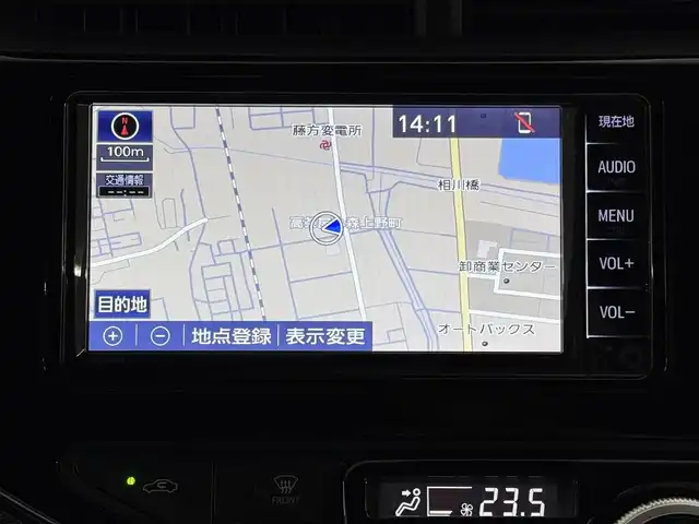 トヨタ アクア S スタイルブラック 三重県 2020(令2)年 0.8万km スーパーレッドⅤ ハイブリッド/FF/フロアCVT/純正 7インチナビ NSCN-W68/（AM/FM/CD/SD/Bluetooth/AUX/TV）/【OP】パノラミックビューモニター/ビルトイン ETC/Toyota Safety Sense/●プリクラッシュセーフティ［PCS］/●レーンディパーチャーアラート［LDA］/●オートハイビーム［AHB］/先行車発進告知機能/インテリジェントクリアランスソナー［パーキングサポートブレーキ（静止物）］/・横滑り防止装置/装備/スマートエントリーパッケージ/●スマートエントリー＆スタートシステム/●プッシュスタート/●スマートキーx2/●盗難防止システム（イモビライザーシステム）/●コンライト（オートライト：ライト自動点灯・消灯システム／ランプオートカットシステム）/・オートエアコン/・電動格納ドアミラー（ウインカー付）/・ステアリングスイッチ（オーディオ操作、メーターディスプレイ操作）/・パワーウインドウ/・パワーステアリング/・純正ホイールキャップ＆15インチスチールホイール/・保/取/ナビ取/・【OP】スペアタイヤ/など/後期モデル/…Sスタイルブラック特別装備