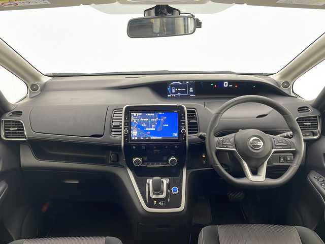 日産 セレナ e－パワー ハイウェイスター V 宮崎県 2019(令1)年 5.4万km ブリリアントホワイトパール 純正9インチメモリーナビ/ CD DVD BTオーディオ フルセグTV/アラウンドビューカメラ/クルーズコントロール/両側パワースライドドア/前後クリアランスソナー/純正LEDヘッドライト/ステアリングヒーター/前席シートヒーター/ステアリングリモコン/ドライブレコーダー/純正フロアマット/ビルトインETC