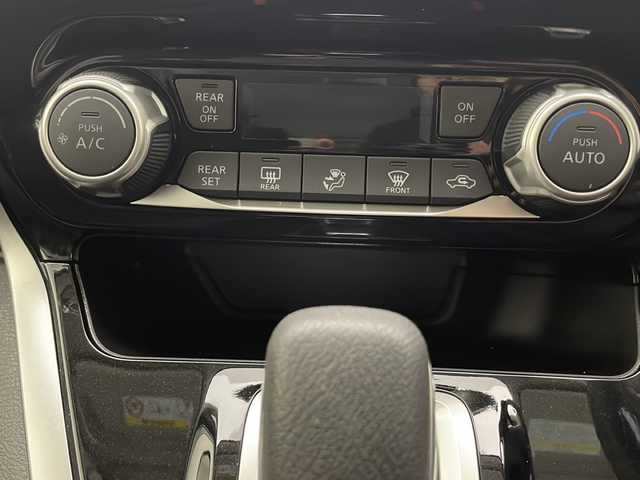 日産 セレナ e－パワー ハイウェイスター V 宮崎県 2019(令1)年 5.4万km ブリリアントホワイトパール 純正9インチメモリーナビ/ CD DVD BTオーディオ フルセグTV/アラウンドビューカメラ/クルーズコントロール/両側パワースライドドア/前後クリアランスソナー/純正LEDヘッドライト/ステアリングヒーター/前席シートヒーター/ステアリングリモコン/ドライブレコーダー/純正フロアマット/ビルトインETC