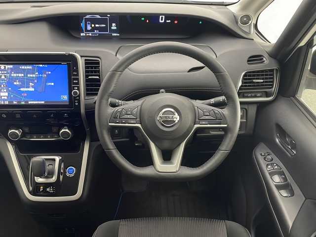 日産 セレナ e－パワー ハイウェイスター V 宮崎県 2019(令1)年 5.4万km ブリリアントホワイトパール 純正9インチメモリーナビ/ CD DVD BTオーディオ フルセグTV/アラウンドビューカメラ/クルーズコントロール/両側パワースライドドア/前後クリアランスソナー/純正LEDヘッドライト/ステアリングヒーター/前席シートヒーター/ステアリングリモコン/ドライブレコーダー/純正フロアマット/ビルトインETC