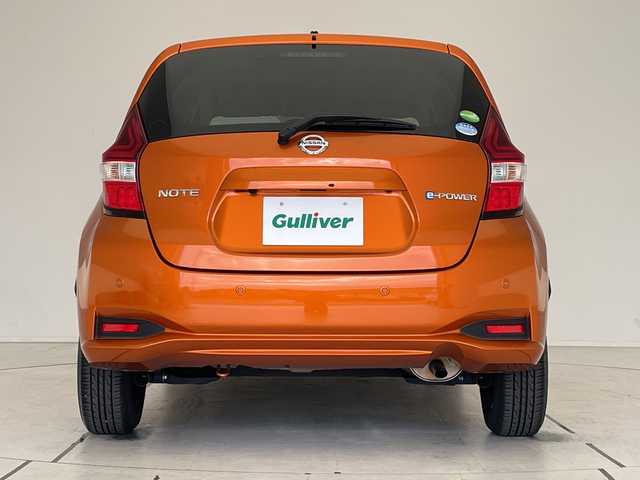 日産 ノート e－パワー X 愛知県 2016(平28)年 4.6万km プレミアムコロナオレンジ 純正ナビ　SDカードなし/全方位カメラ/コーナーセンサー/ETC/LEDヘッドライト/レーンキープアシスト/オートライト/ドライブレコーダー/ステアリングスイッチ/スマートキー/プッシュスタート