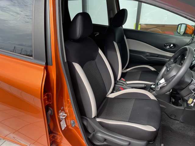 日産 ノート e－パワー X 愛知県 2016(平28)年 4.6万km プレミアムコロナオレンジ 純正ナビ　SDカードなし/全方位カメラ/コーナーセンサー/ETC/LEDヘッドライト/レーンキープアシスト/オートライト/ドライブレコーダー/ステアリングスイッチ/スマートキー/プッシュスタート