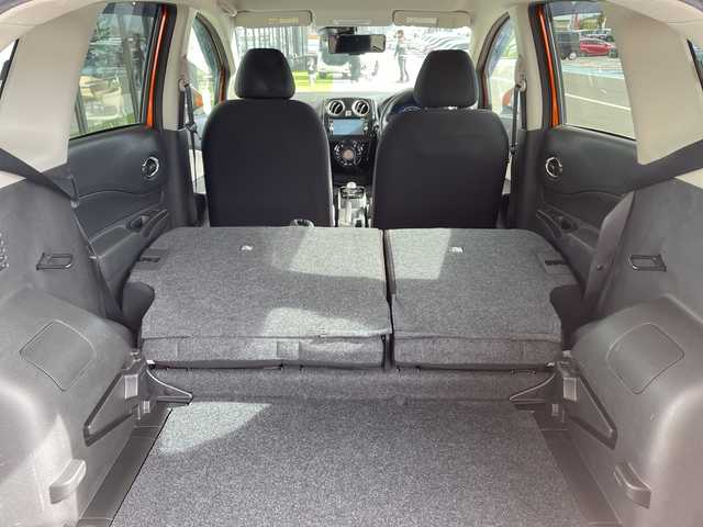 日産 ノート e－パワー X 愛知県 2016(平28)年 4.6万km プレミアムコロナオレンジ 純正ナビ　SDカードなし/全方位カメラ/コーナーセンサー/ETC/LEDヘッドライト/レーンキープアシスト/オートライト/ドライブレコーダー/ステアリングスイッチ/スマートキー/プッシュスタート