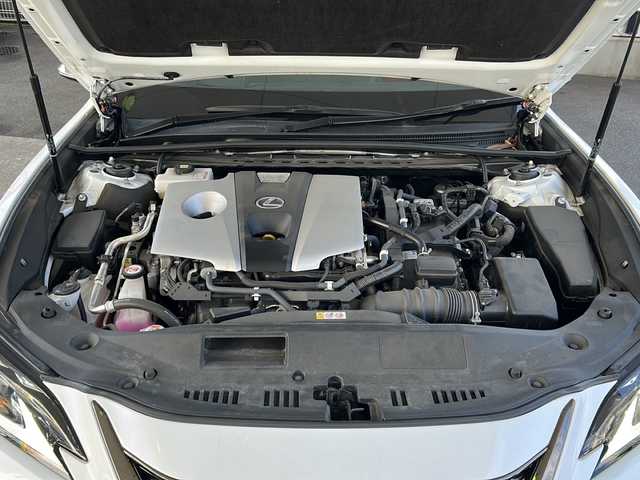 レクサス ＥＳ 300h Fスポーツ 京都府 2021(令3)年 8.9万km ホワイトノーヴァガラスフレーク 純正12.3インチディスプレイナビ/アラウンドビューモニター/Miracast/Bluetooth/TRDエアロ/TRDスポーツマフラー/サンルーフ/3眼LEDヘッドライト/デジタルアウターミラー/デジタルインナーミラー/メモリーパワーシート/シートヒーター＆ベンチレーション/ステアリングヒーター/ワイヤレス充電/パドルシフト/ドラレコ前後/レクサスセーフティーセンス/ブラインドスポットモニター/ヘッドアップディスプレイ/クリアランスソナー/レーンキープアシスト/パーキングサポートアラート/ブレーキホールド/ETC2.0/アイドリングストップ