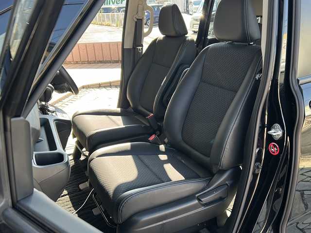 ホンダ フリード G ホンダセンシング 静岡県 2020(令2)年 4万km クリスタルブラックパール ナビ機能/CD/DVD/SD/AM/FM/フルセグ/Bluetooth/ipod/USB/HDMI/AUX/主要装備/・ナビ　/・両側パワースライドドア　/・スマートキー　/・ドライブレコーダー　/・レーダークルーズコントロール　/・バックカメラ　/・ホンダセンシング　/・ステアリングリモコン　/・オートライト　/・レーンキープ　/・アイドリングストップ/・純正アルミホイール/・横滑り防止装置/・ETC