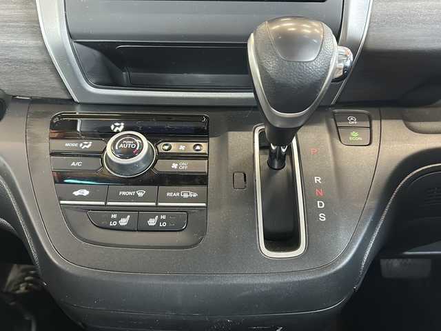 ホンダ フリード G ホンダセンシング 静岡県 2020(令2)年 4万km クリスタルブラックパール ナビ機能/CD/DVD/SD/AM/FM/フルセグ/Bluetooth/ipod/USB/HDMI/AUX/主要装備/・ナビ　/・両側パワースライドドア　/・スマートキー　/・ドライブレコーダー　/・レーダークルーズコントロール　/・バックカメラ　/・ホンダセンシング　/・ステアリングリモコン　/・オートライト　/・レーンキープ　/・アイドリングストップ/・純正アルミホイール/・横滑り防止装置/・ETC