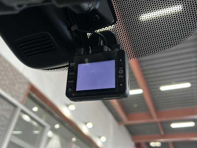 ホンダ フリード G ホンダセンシング 静岡県 2020(令2)年 4万km クリスタルブラックパール ナビ機能/CD/DVD/SD/AM/FM/フルセグ/Bluetooth/ipod/USB/HDMI/AUX/主要装備/・ナビ　/・両側パワースライドドア　/・スマートキー　/・ドライブレコーダー　/・レーダークルーズコントロール　/・バックカメラ　/・ホンダセンシング　/・ステアリングリモコン　/・オートライト　/・レーンキープ　/・アイドリングストップ/・純正アルミホイール/・横滑り防止装置/・ETC