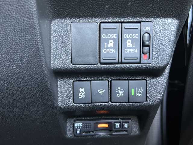 ホンダ フリード G ホンダセンシング 静岡県 2020(令2)年 4万km クリスタルブラックパール ナビ機能/CD/DVD/SD/AM/FM/フルセグ/Bluetooth/ipod/USB/HDMI/AUX/主要装備/・ナビ　/・両側パワースライドドア　/・スマートキー　/・ドライブレコーダー　/・レーダークルーズコントロール　/・バックカメラ　/・ホンダセンシング　/・ステアリングリモコン　/・オートライト　/・レーンキープ　/・アイドリングストップ/・純正アルミホイール/・横滑り防止装置/・ETC