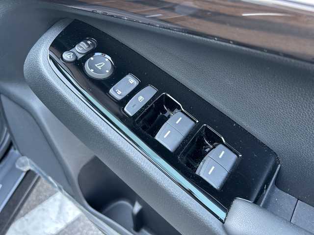 ホンダ ヴェゼル ハイブリッド e:HEV Z 岐阜県 2023(令5)年 2.6万km クリスタルブラックパール 登録時走行距離25711ｋｍ/純正ディスプレイナビ/全方位カメラ/デジタルインナーミラー/ハーフレザー/クルーズコントロール/ステアリングヒーター/コーナーセンサー/純正アルミホイール/シートヒーター/電動リアゲート/衝突軽減システム/Bluetooth/USB端子/ETC2.0/前後純正ドライブレコーダー/ウィンカーミラー/純正フロアマット/オートライト/オートハイビーム/LEDヘッドライト/レーンキープアシスト/スマートキー/スペアキー/プッシュスタート/保証書/取り扱い説明書/記録簿