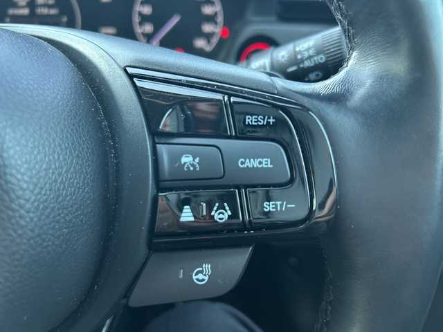 ホンダ ヴェゼル ハイブリッド e:HEV Z 岐阜県 2023(令5)年 2.6万km クリスタルブラックパール 登録時走行距離25711ｋｍ/純正ディスプレイナビ/全方位カメラ/デジタルインナーミラー/ハーフレザー/クルーズコントロール/ステアリングヒーター/コーナーセンサー/純正アルミホイール/シートヒーター/電動リアゲート/衝突軽減システム/Bluetooth/USB端子/ETC2.0/前後純正ドライブレコーダー/ウィンカーミラー/純正フロアマット/オートライト/オートハイビーム/LEDヘッドライト/レーンキープアシスト/スマートキー/スペアキー/プッシュスタート/保証書/取り扱い説明書/記録簿