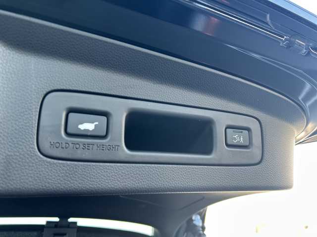 ホンダ ヴェゼル ハイブリッド e:HEV Z 岐阜県 2023(令5)年 2.6万km クリスタルブラックパール 登録時走行距離25711ｋｍ/純正ディスプレイナビ/全方位カメラ/デジタルインナーミラー/ハーフレザー/クルーズコントロール/ステアリングヒーター/コーナーセンサー/純正アルミホイール/シートヒーター/電動リアゲート/衝突軽減システム/Bluetooth/USB端子/ETC2.0/前後純正ドライブレコーダー/ウィンカーミラー/純正フロアマット/オートライト/オートハイビーム/LEDヘッドライト/レーンキープアシスト/スマートキー/スペアキー/プッシュスタート/保証書/取り扱い説明書/記録簿