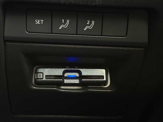 マツダ マツダ３ファストバック 20S バーガンディセレクション 大阪府 2019(令1)年 1.9万km ポリメタルグレーM /バーガンディーレザー//純正オプションSIGNATURE　STYLEエアロ(F・S・R・リアルーフスポイラー)//純正オプションBBS製鍛造18インチアルミホイール//純正オプションイルミネーションスカッフ//純正オプションフットランプイルミ//純正オプションスポーツペダル//純正SDナビ/・フルセグTV・CD・DVD・BT・USB・HDMI//BOSEサウンドシステム//フロント・サイド・バックカメラ//全方位カメラ//前席シートヒーター//運転席メモリー付パワーシート//ステアリングヒーター//レーダークルーズコントロール//ブラインドスポットモニター//レーンキープアシスト//LEDヘッドライト//オートハイビーム//保証書//取扱説明書//スペアキー