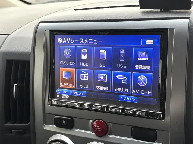 三菱 デリカＤ：５ G－Power package 東京都 2010(平22)年 18.8万km ディープシーグリーンマイカ 4WD/パワースライドドア（運転席側/助手席側）/HDDナビ/フルセグテレビ/ABS/横滑り防止装置/盗難防止装置/バックカメラ/クルーズコントロール/ドアバイザー/ルーフキャリア/後席カーテン付/開口部長方形フロントバンパー/シルバーフロントアンダーカバー/ボディ同色ドアミラー（電動格納機能/ウインカー/ヒーター付）/ボディ同色アウトサイドドアハンドル/レッドバックドアガーニッシュ/メッキインサイドドアハンドル/無塗装ドアスイッチベース/無塗装グローブボックス/シルバーセンターパネル/ハイコントラストメーター（自発光式アナログメーター）マルチインフォメーションディスプレイ/ステアリングホイール/パドルシフト/SRSエアバッグ（運転席/助手席/ニー）/オートエアコン/リアクーラー/リアヒーター/3列目ヒーターダクト/キーレスオペレーションシステム