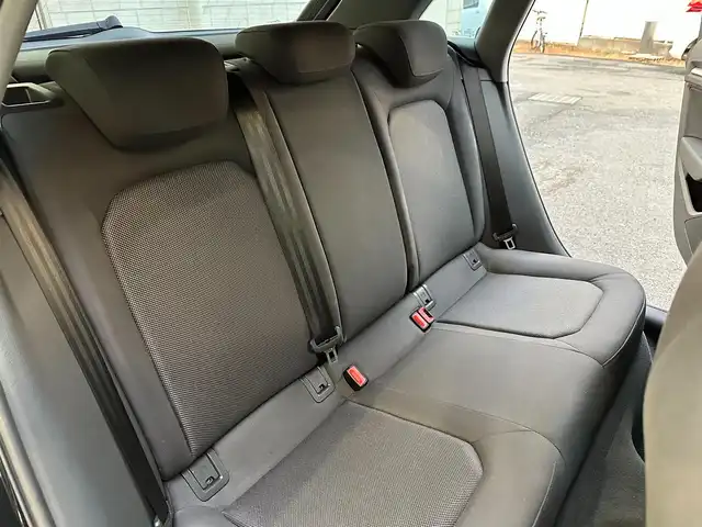 アウディ Ａ３ スポーツバック 1．4 TFSI 埼玉県 2017(平29)年 3万km ミトスブラックメタリック ワンオーナー/純正ナビ/フルセグTV/CD/DVD/Bluetooth/バックカメラ/ETC/横滑り防止機能/コーナーセンサー/クルーズコントロール＜追従機能有り＞/パーキングブレーキ/アイドリングストップ/ヘッドライトレベライザー/ドアミラーヒーター/自動防眩ミラー/D席/N席独立エアコン/スペアキーあり/記録簿（H30、H31、R2、R４、R５、R6）