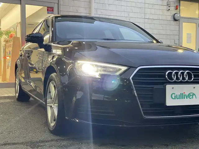 アウディ Ａ３ スポーツバック 1．4 TFSI 埼玉県 2017(平29)年 3万km ミトスブラックメタリック ワンオーナー/純正ナビ/フルセグTV/CD/DVD/Bluetooth/バックカメラ/ETC/横滑り防止機能/コーナーセンサー/クルーズコントロール＜追従機能有り＞/パーキングブレーキ/アイドリングストップ/ヘッドライトレベライザー/ドアミラーヒーター/自動防眩ミラー/D席/N席独立エアコン/スペアキーあり/記録簿（H30、H31、R2、R４、R５、R6）