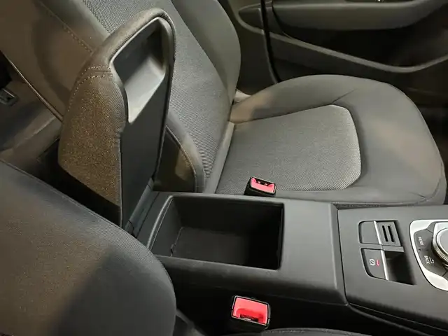 アウディ Ａ３ スポーツバック 1．4 TFSI 埼玉県 2017(平29)年 3万km ミトスブラックメタリック ワンオーナー/純正ナビ/フルセグTV/CD/DVD/Bluetooth/バックカメラ/ETC/横滑り防止機能/コーナーセンサー/クルーズコントロール＜追従機能有り＞/パーキングブレーキ/アイドリングストップ/ヘッドライトレベライザー/ドアミラーヒーター/自動防眩ミラー/D席/N席独立エアコン/スペアキーあり/記録簿（H30、H31、R2、R４、R５、R6）