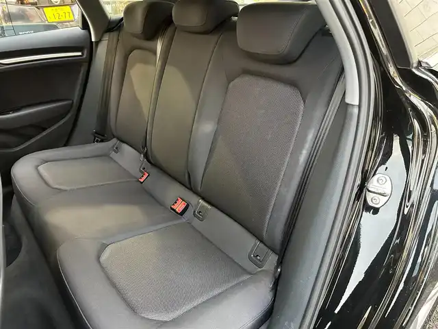 アウディ Ａ３ スポーツバック 1．4 TFSI 埼玉県 2017(平29)年 3万km ミトスブラックメタリック ワンオーナー/純正ナビ/フルセグTV/CD/DVD/Bluetooth/バックカメラ/ETC/横滑り防止機能/コーナーセンサー/クルーズコントロール＜追従機能有り＞/パーキングブレーキ/アイドリングストップ/ヘッドライトレベライザー/ドアミラーヒーター/自動防眩ミラー/D席/N席独立エアコン/スペアキーあり/記録簿（H30、H31、R2、R４、R５、R6）